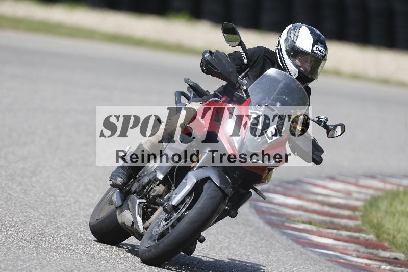 /Archiv-2025/09 22.04.2025 Cornu Master School ADR/gruen-vert/33